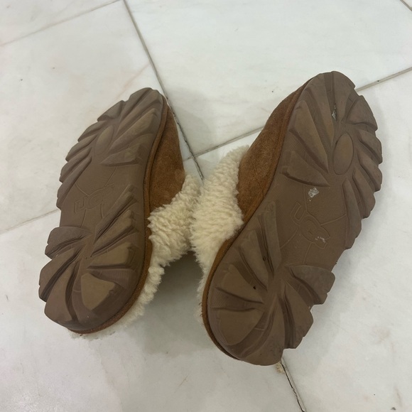 UGG “Coquette” Brown and Cream Women's Slippers - Picture 3 of 3